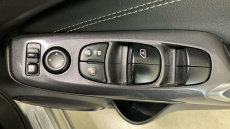 Nissan Juke 1.0 DiG-T 114 N-Connecta 5dr DCT Petrol Hatchback